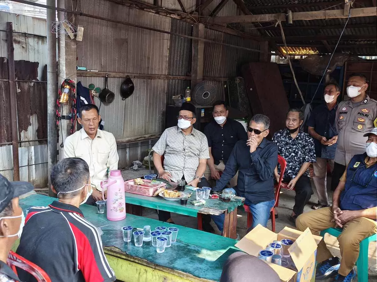 Ade Jaro Kunjungi Korban Kebakaran di Cileungsi, Pemkab Bogor Salurkan Bantuan