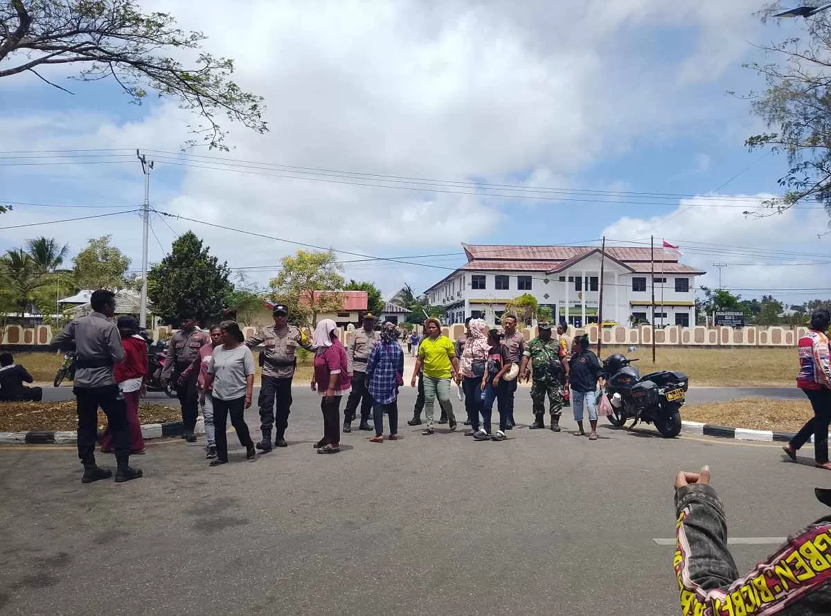Kericuhan Pecah di PN Saumlaki: Keluarga Korban Mengamuk Tak Terima Vonis 8 Tahun Penjara ‎