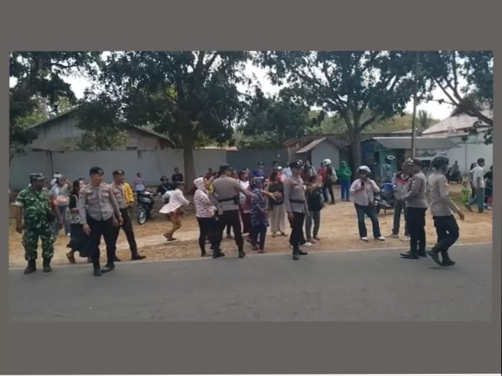 ‎Vonis 8 Tahun Kasus Pembacokan Dinilai Tak Sebanding, Warga Arui Bab Lakukan Aksi Protes di PN Saumlaki