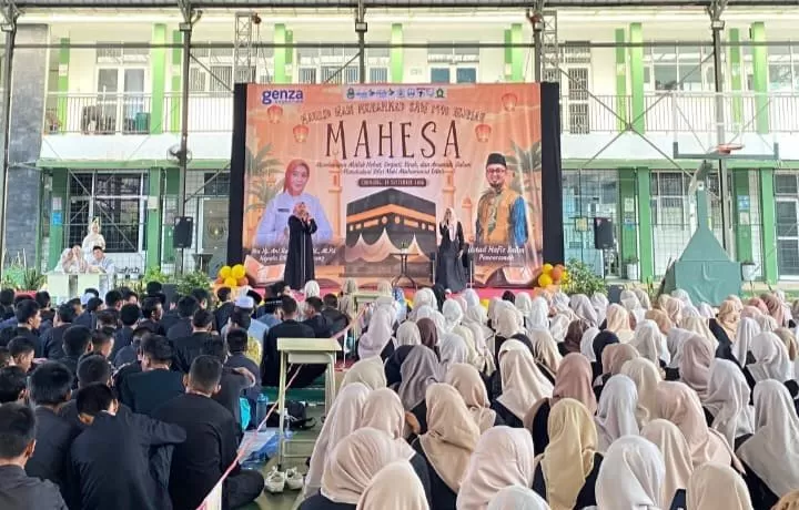 MAHESA SMAN 4 Cibinong, Peringatan Maulid Nabi Jadi Momentum Meneladani Akhlak Rasulullah