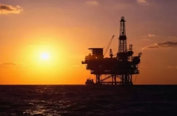 ‎Membedah RUU Migas: Mengunci Kedaulatan Energi di Tengah Tarikan Kepentingan. Jangan Ulangi Kesalahan yang Sama