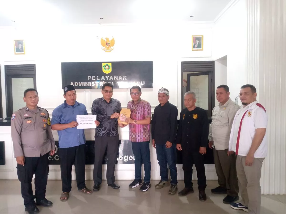 Tujuh Rumah Terdampak Kebakaran di Cileungsi Terima Bantuan APDESI Merah Putih