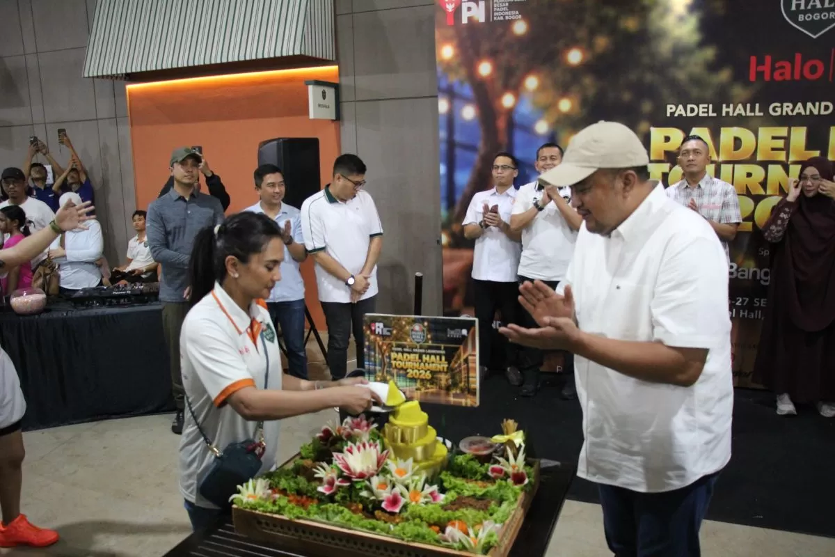 Resmikan Padel Hall Pakansari, Rudy Susmanto Dorong Warga Aktif Berolahraga