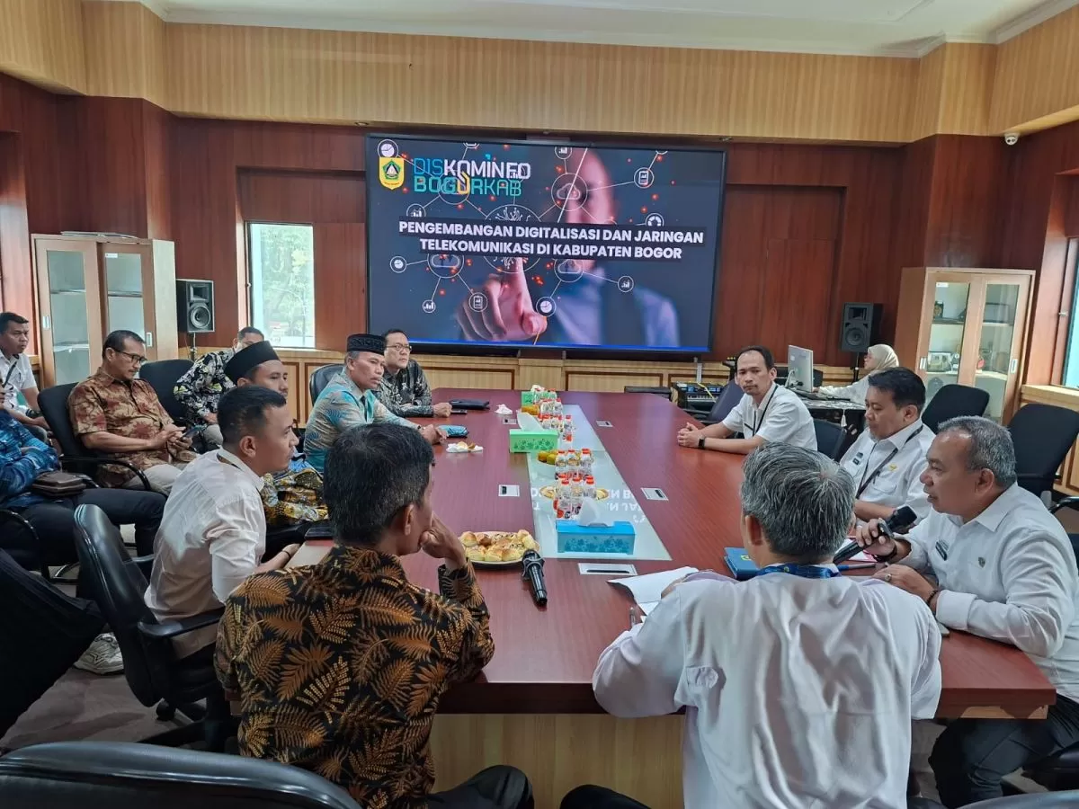 Diskominfo Bogor Paparkan Program Desa Merdeka Sinyal kepada DPRD Tegal