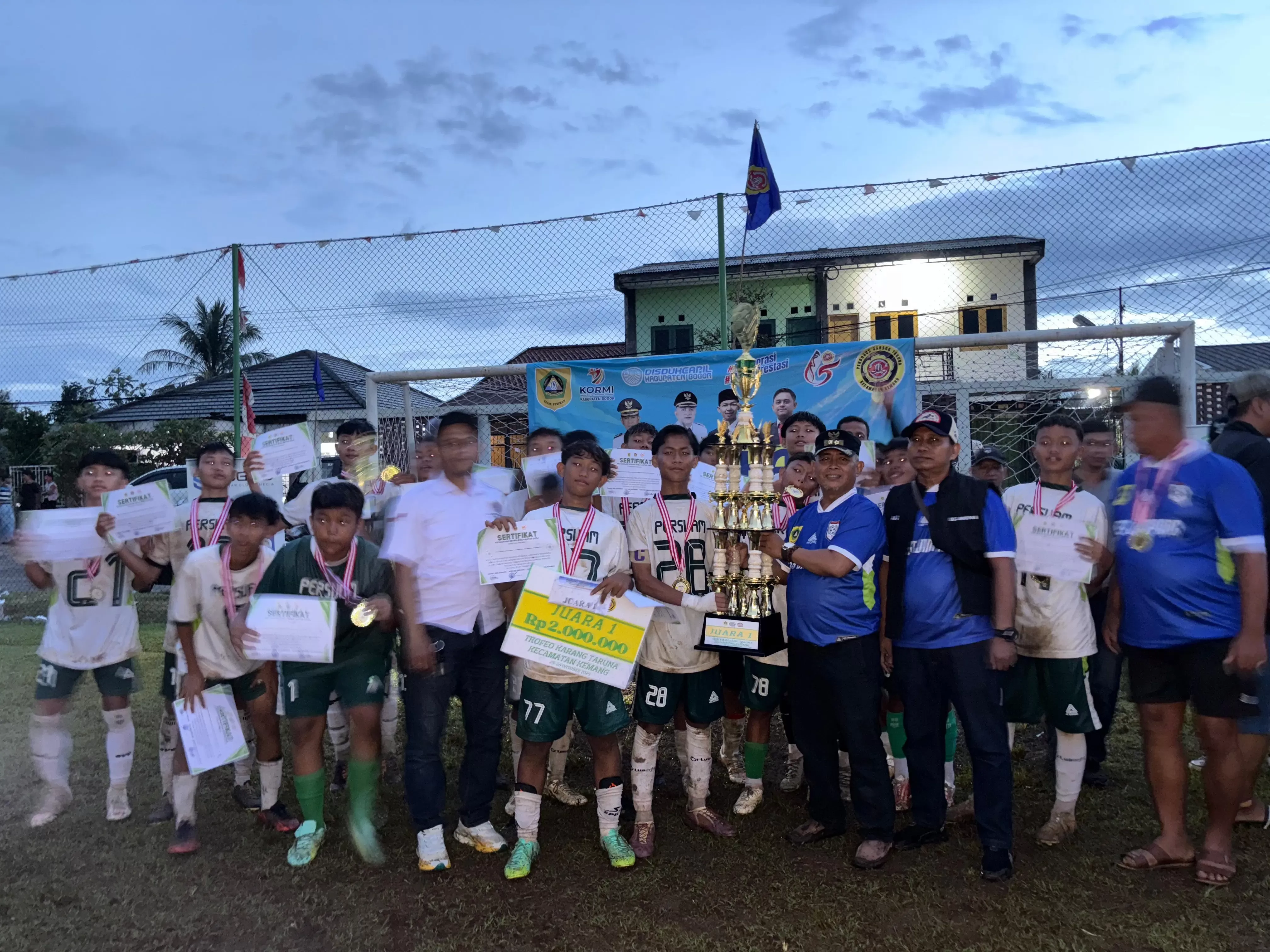 Karang Taruna Kecamatan Kemang Sukses Gelar Turnamen Sepak Bola U-14, Desa Jampang Raih Juara
