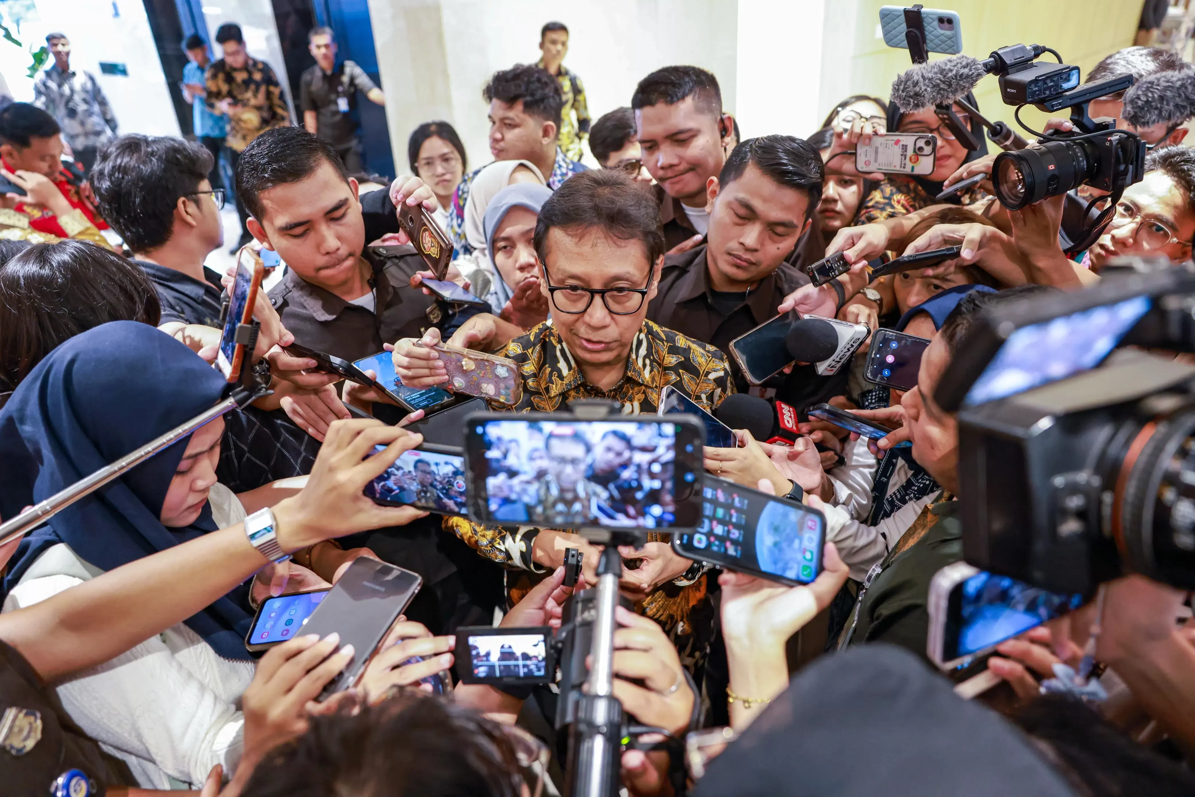 Menkes Budi Tegaskan Peran Kemenkes Awasi Program Makan Bergizi Gratis untuk Pelajar