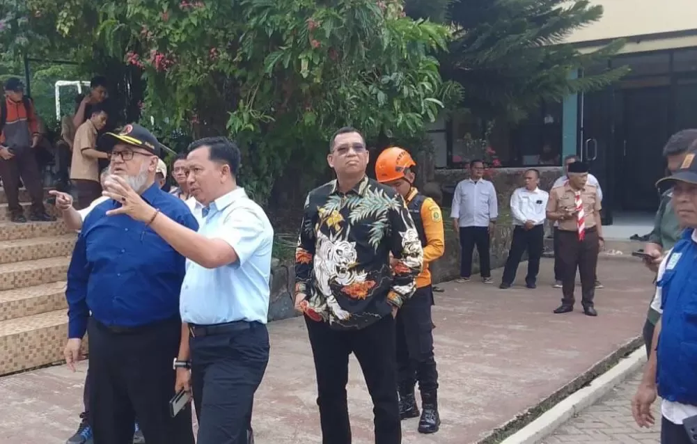 Wakil Ketua DPRD Kabupaten Bogor Tinjau SMKN 1 Cileungsi Pasca Atap Ambruk