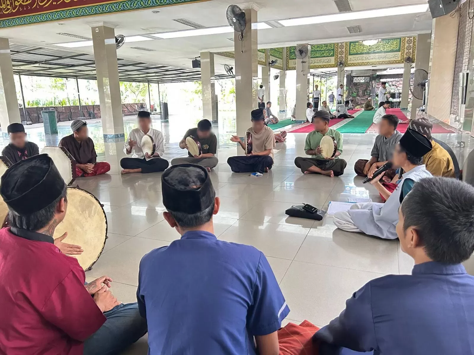 Warga Binaan Lapas Cibinong Hidupkan Suasana Religius Lewat Latihan Marawis