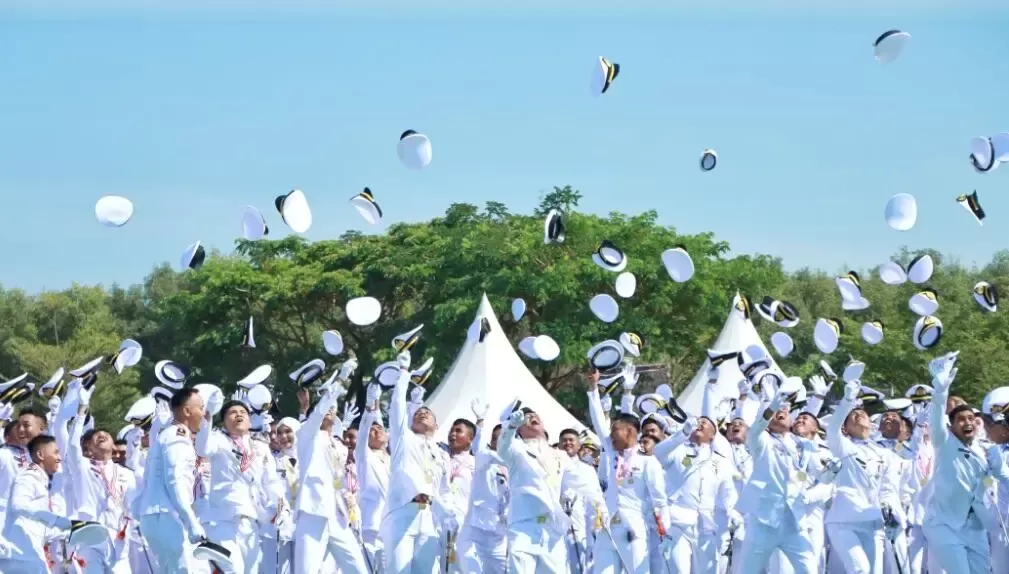Kemenhub Wisuda 1.275 Perwira Transportasi dari Tiga Sekolah Tinggi di Makassar