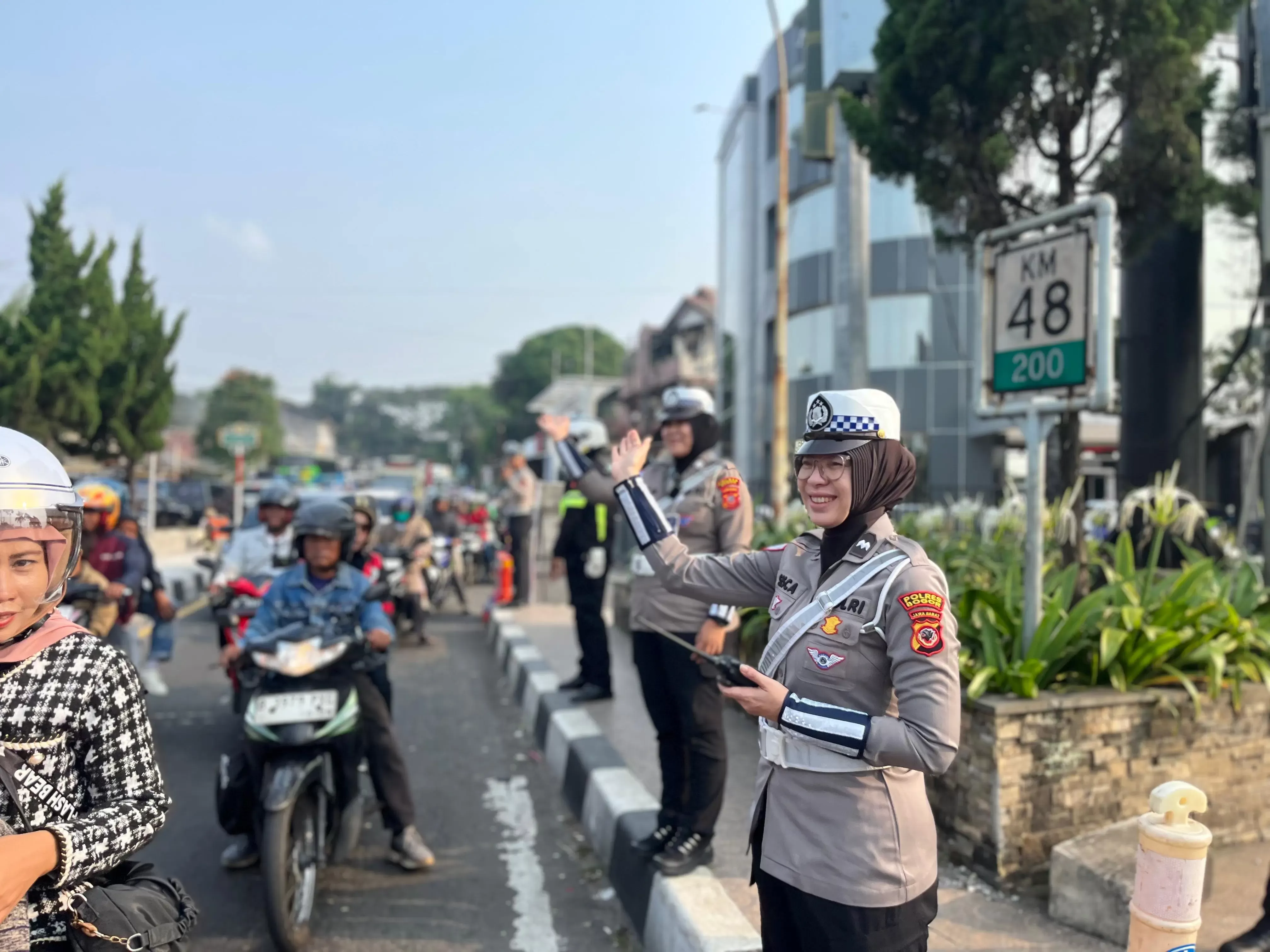 Polres Bogor Siapkan 100 Personel dan Fasilitas Keselamatan untuk Antisipasi Kepadatan Jalur Puncak Saat Libur Panjang Maulid Nabi