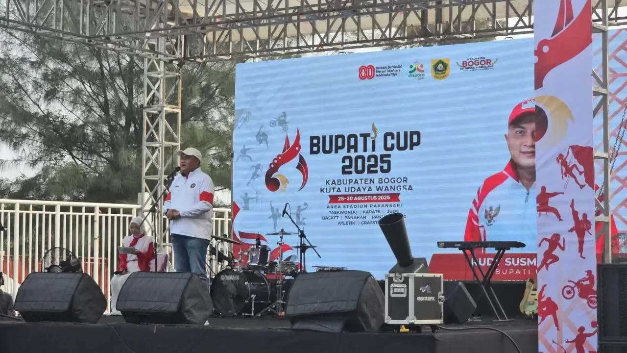Rudy Susmanto Resmi Buka Event Bupati Cup 2025 di Stadion Pakansari