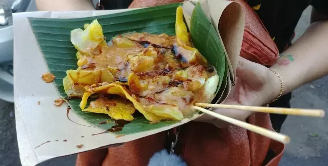 Cungkring Pak Jum’at, Kuliner Legendaris Suryakencana yang Bikin Wisatawan Rela Antre