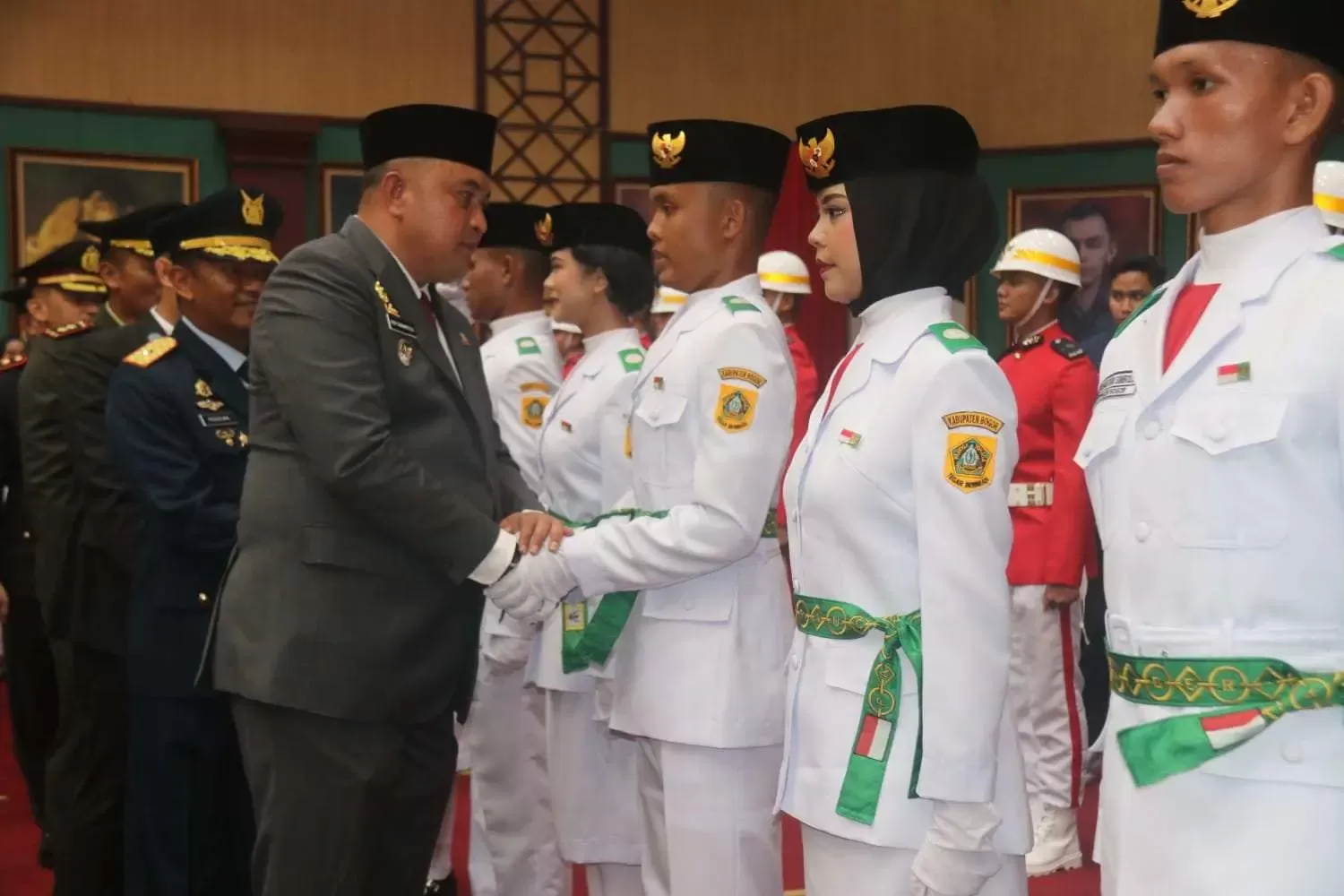 Bupati Bogor Rudy Susmanto Kukuhkan 60 Anggota Paskibraka 2025 Jelang HUT ke-80 RI