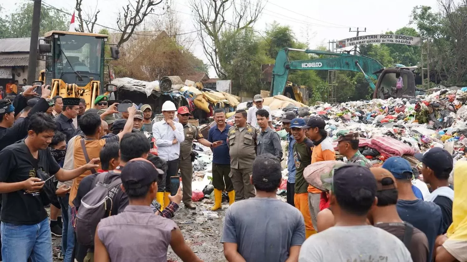 Wabup Bogor Tinjau TPA Galuga, Tekankan Keselamatan Kerja dan Sinergi Pengelolaan Sampah