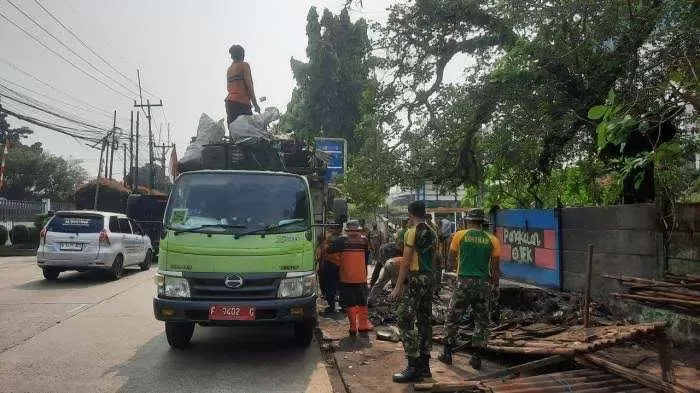 Satpol PP Kabupaten Bogor Tertibkan 52 PKL di Sekitar ITC Cibinong