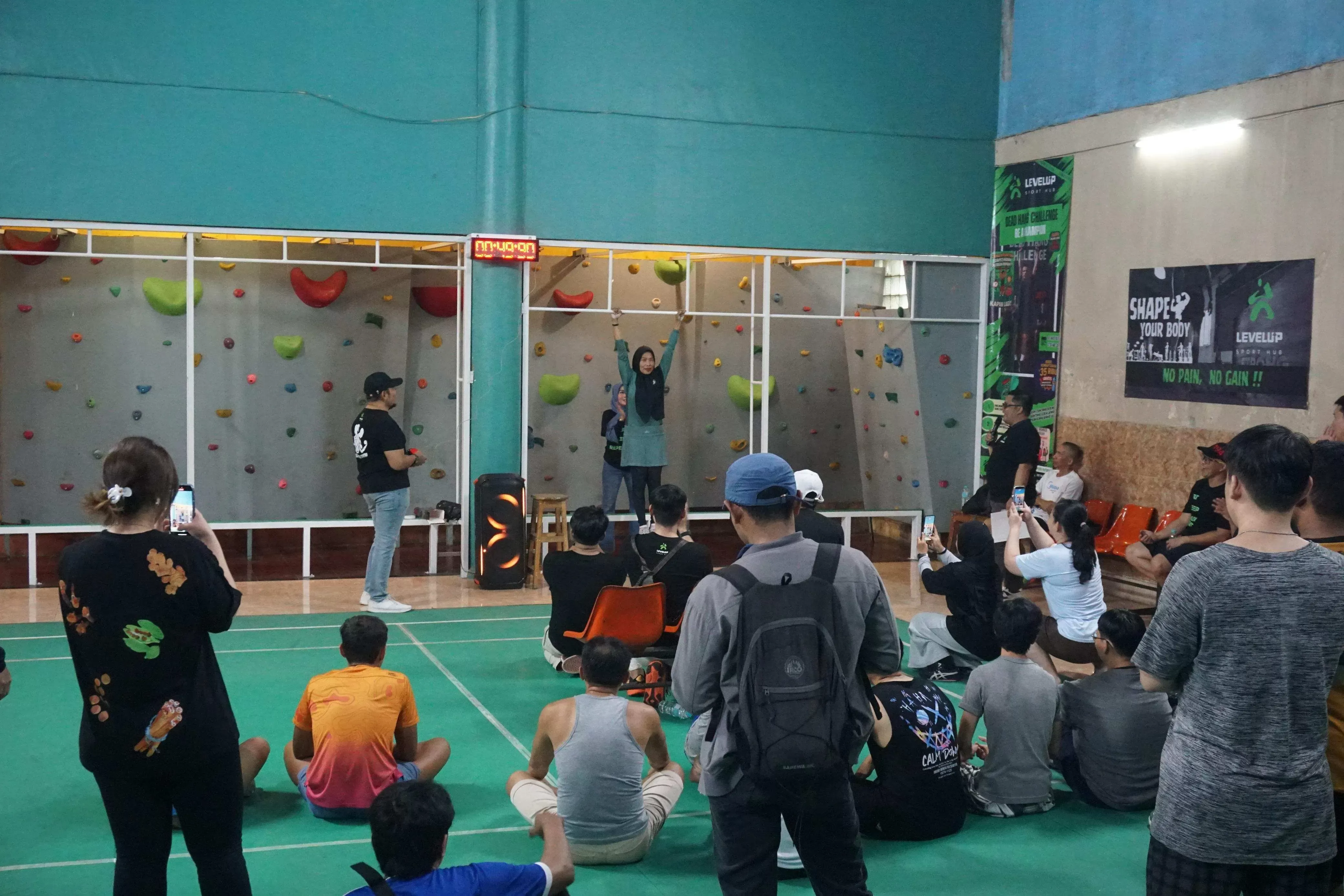 Dead Hang Competition di Cibinong Meriahkan HUT RI ke-80, Uji Kekuatan dan Daya Tahan Peserta