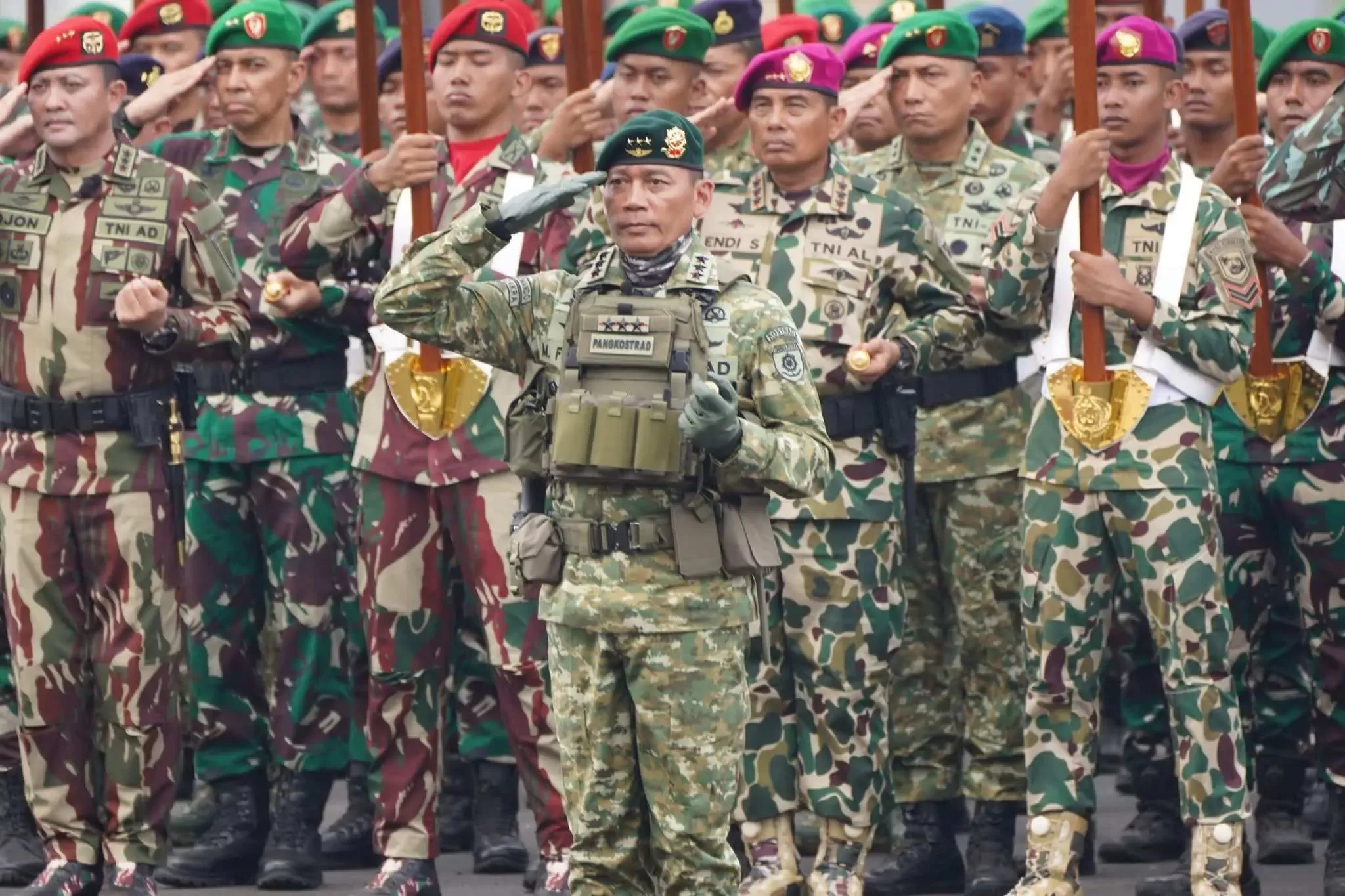 Spektakuler! 27 Ribu Prajurit & Ratusan Alutsista TNI Siap Unjuk Kekuatan di Hadapan Presiden Prabowo