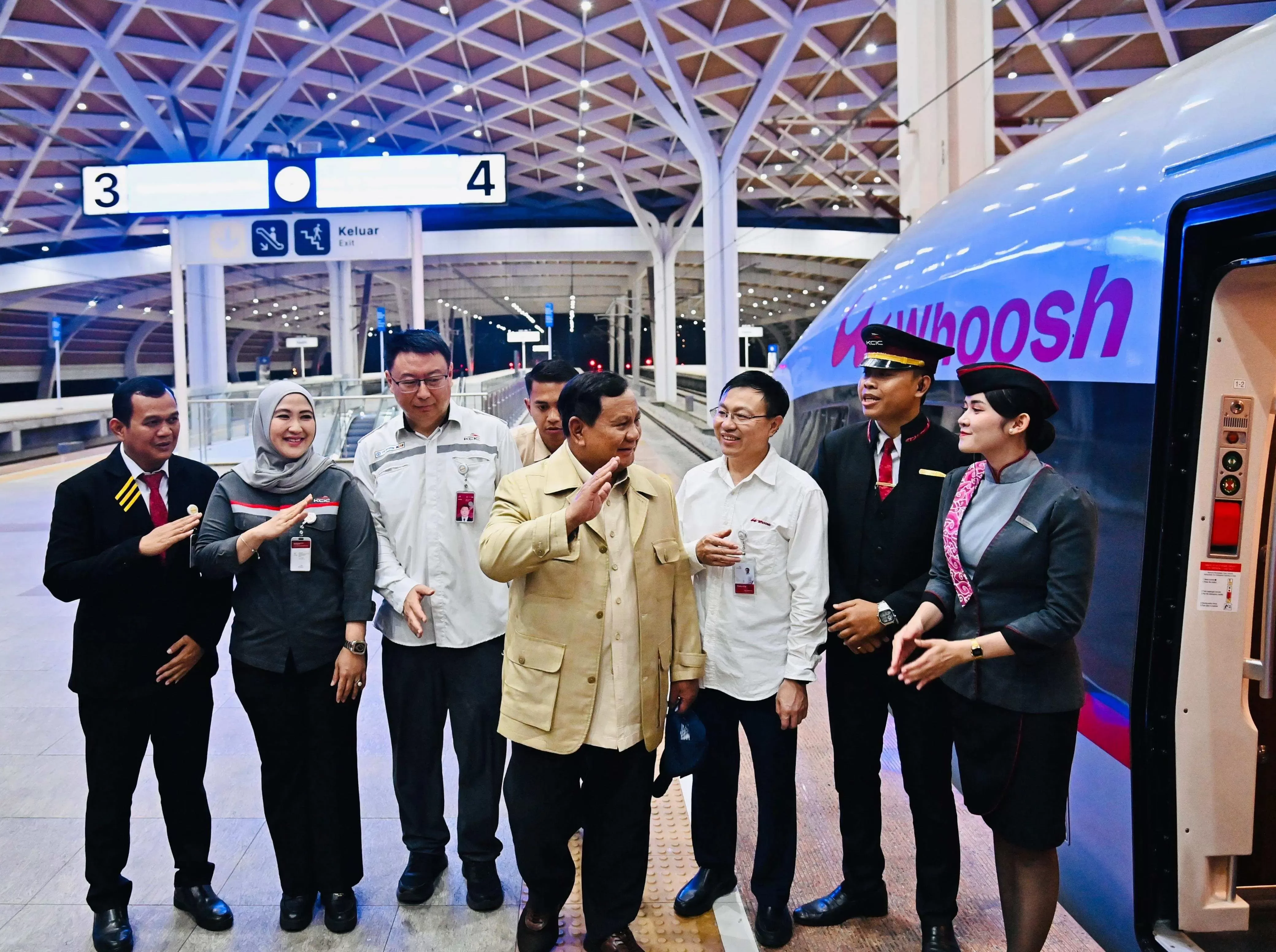 Presiden Prabowo Gunakan Kereta Cepat Whoosh dalam Kunjungan Kerja ke Jawa Barat