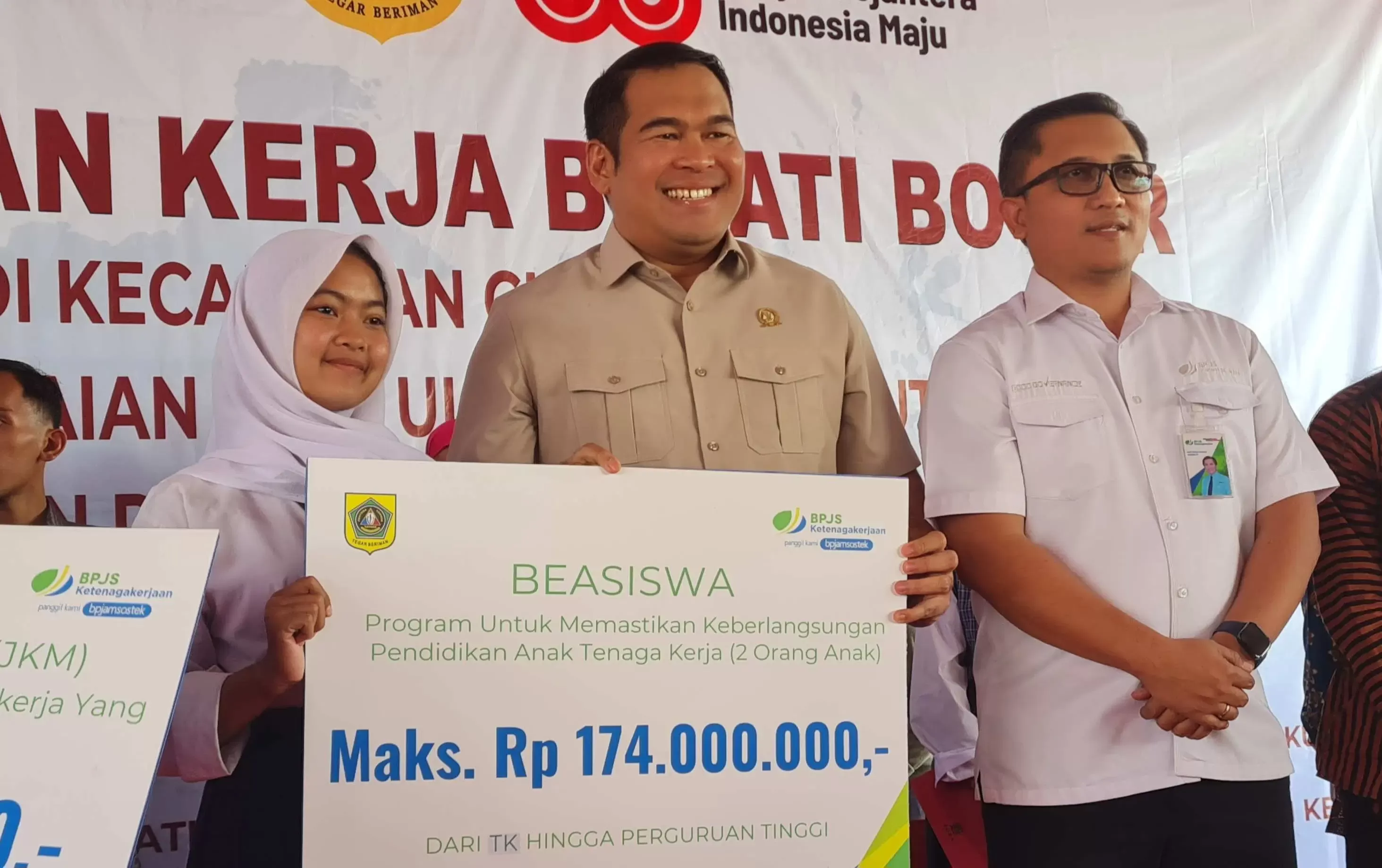 Ketua Komisi I DPRD Bogor Irvan Maulana Bantu Siti Jaenab Raih Beasiswa Hingga Kuliah