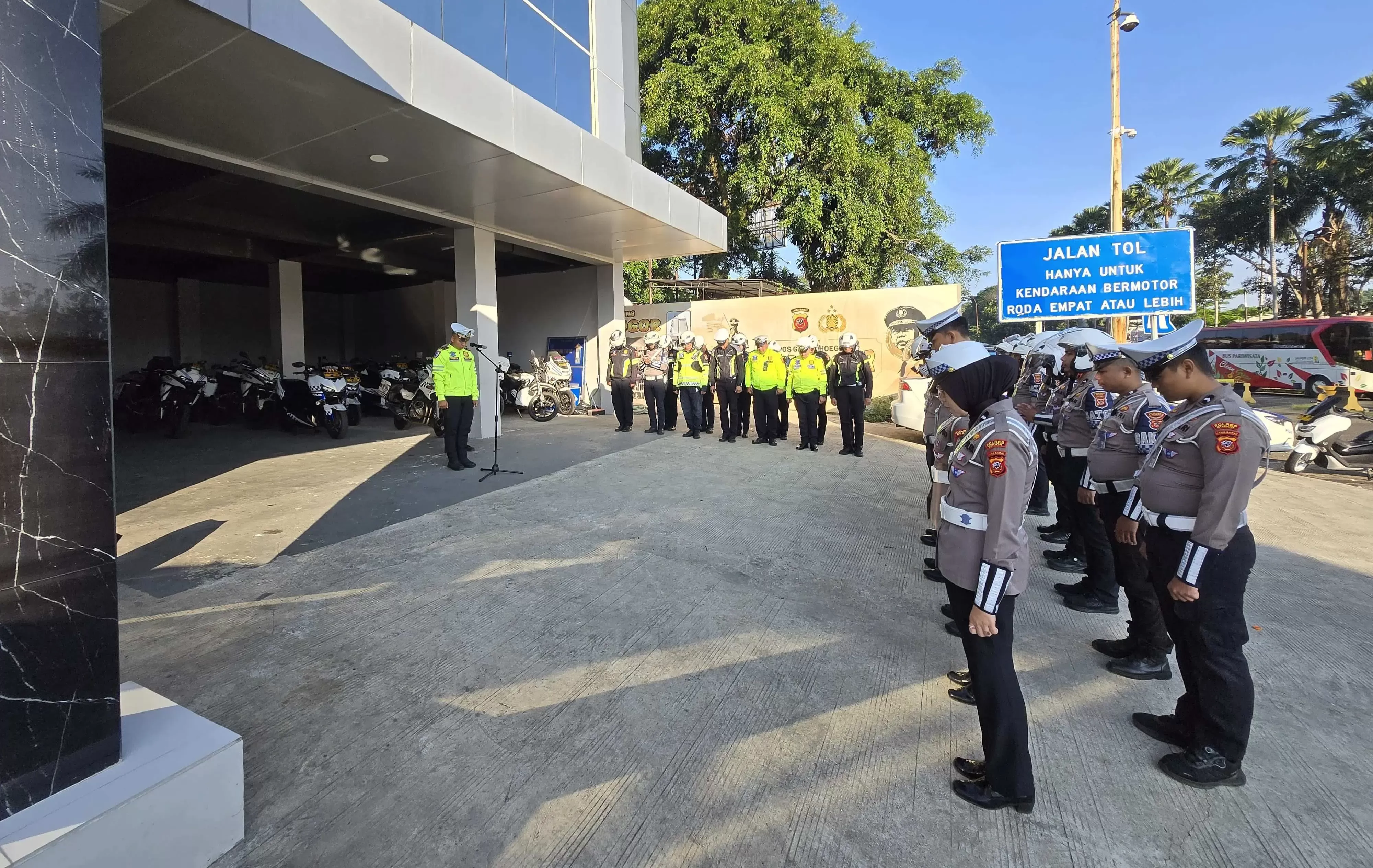 Polres Bogor Siagakan Personel untuk Amankan Jalur Puncak, Terapkan One Way Situasional