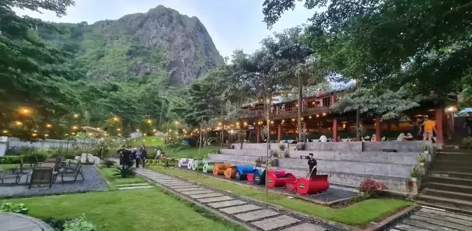 Ki Demang Kopi: Tempat Kuliner Asri di Kaki Gunung Batu Sukamakmur