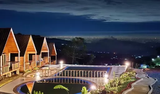 Liburan Nggak Harus Mahal, Villa Kanawa Tawarkan Sensasi Menginap di Alam Terbuka