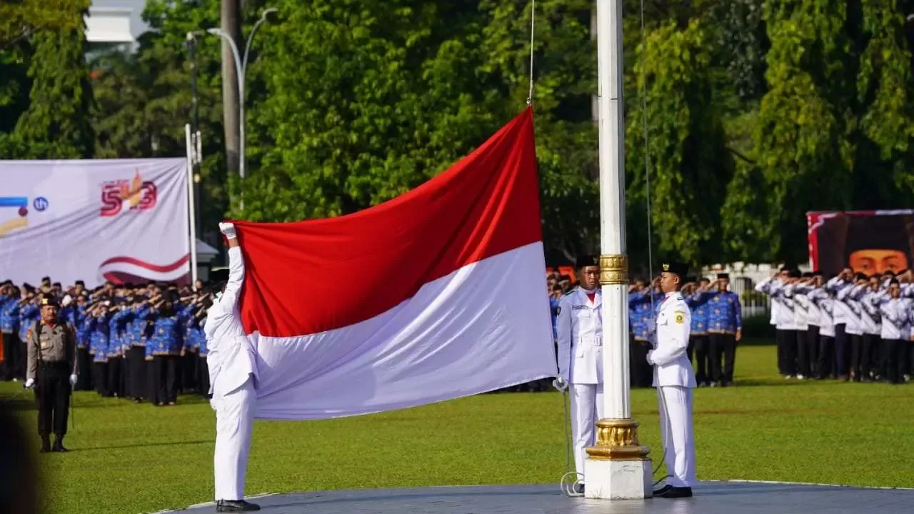 Bupati Bogor Ajak Warga Semarakkan HUT ke-80 RI, Instruksikan Pembagian dan Pemasangan Bendera Merah Putih