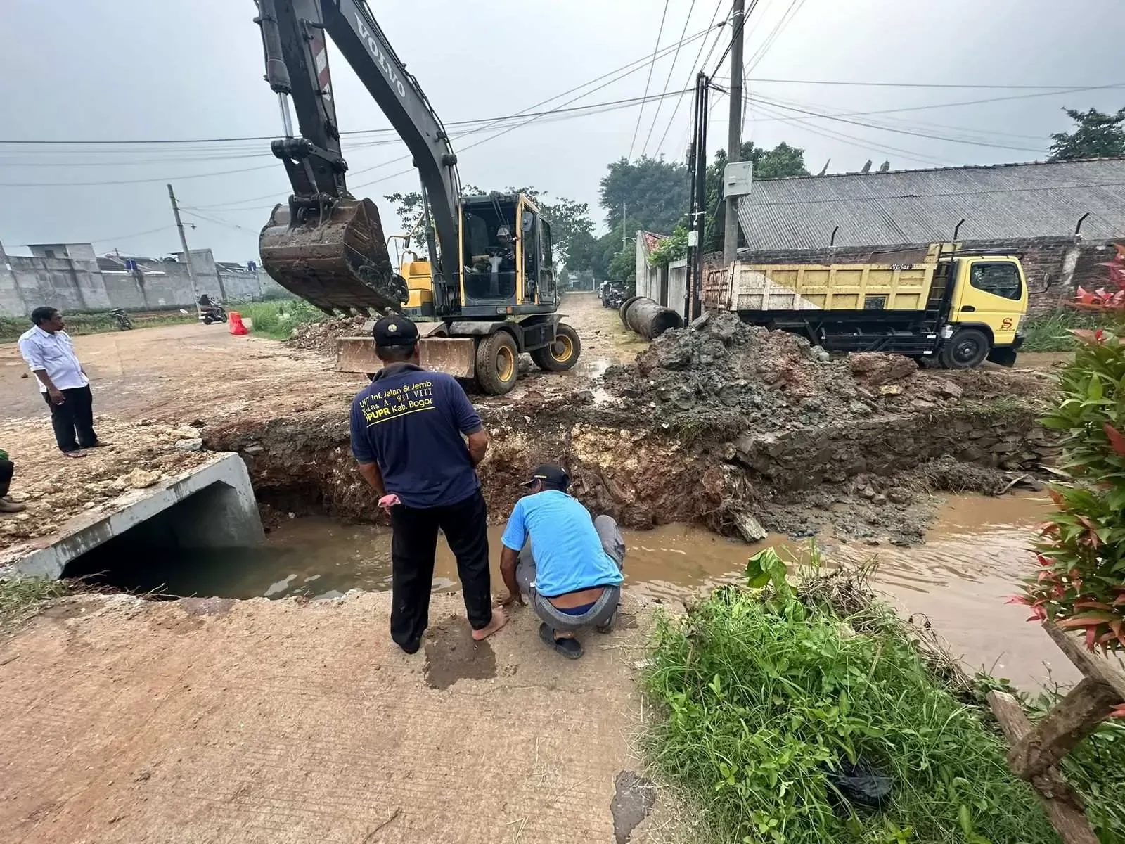 Cegah Banjir, Pemkab Bogor Benahi Saluran Kali Rengas di Desa Iwul dan Waru, Kecamatan Parung