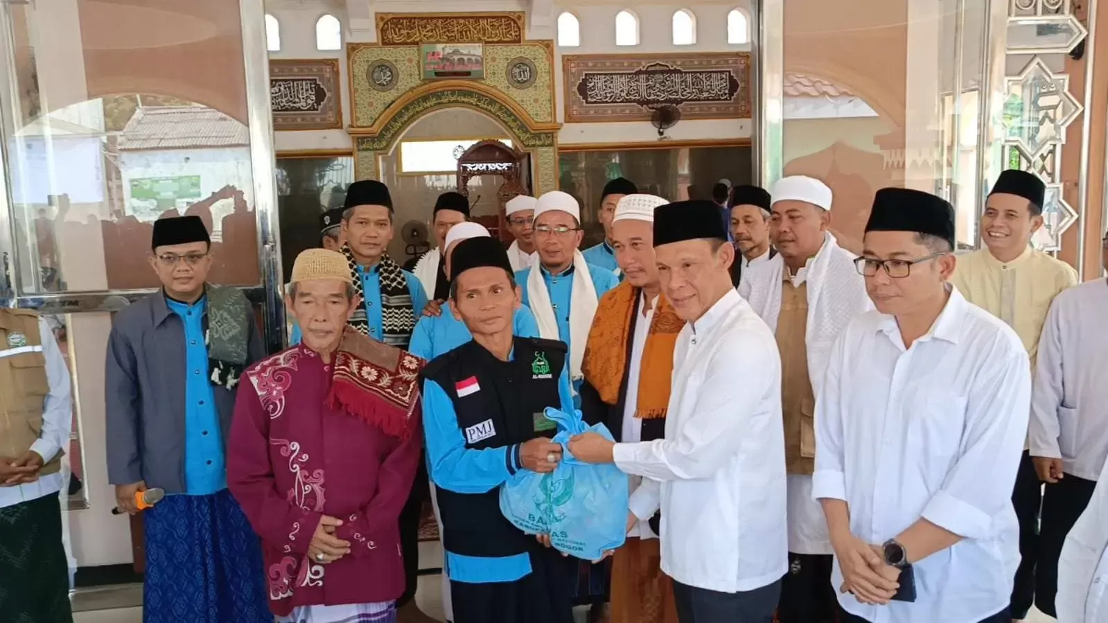 Wakil Bupati Bogor Jaro Ade Laksanakan Jum’at Keliling di Desa Cicadas, Serap Aspirasi Warga dan Pantau Kondisi Wilayah