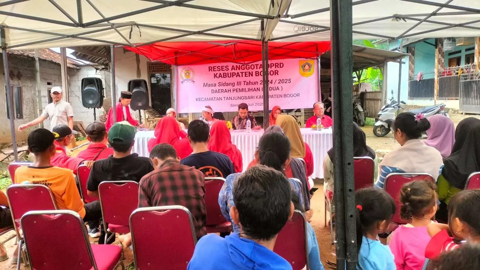Mu’ad Khalim Serap Aspirasi Warga Tanjungsari: Fokus pada PJUTS, Drainase, dan Sekolah