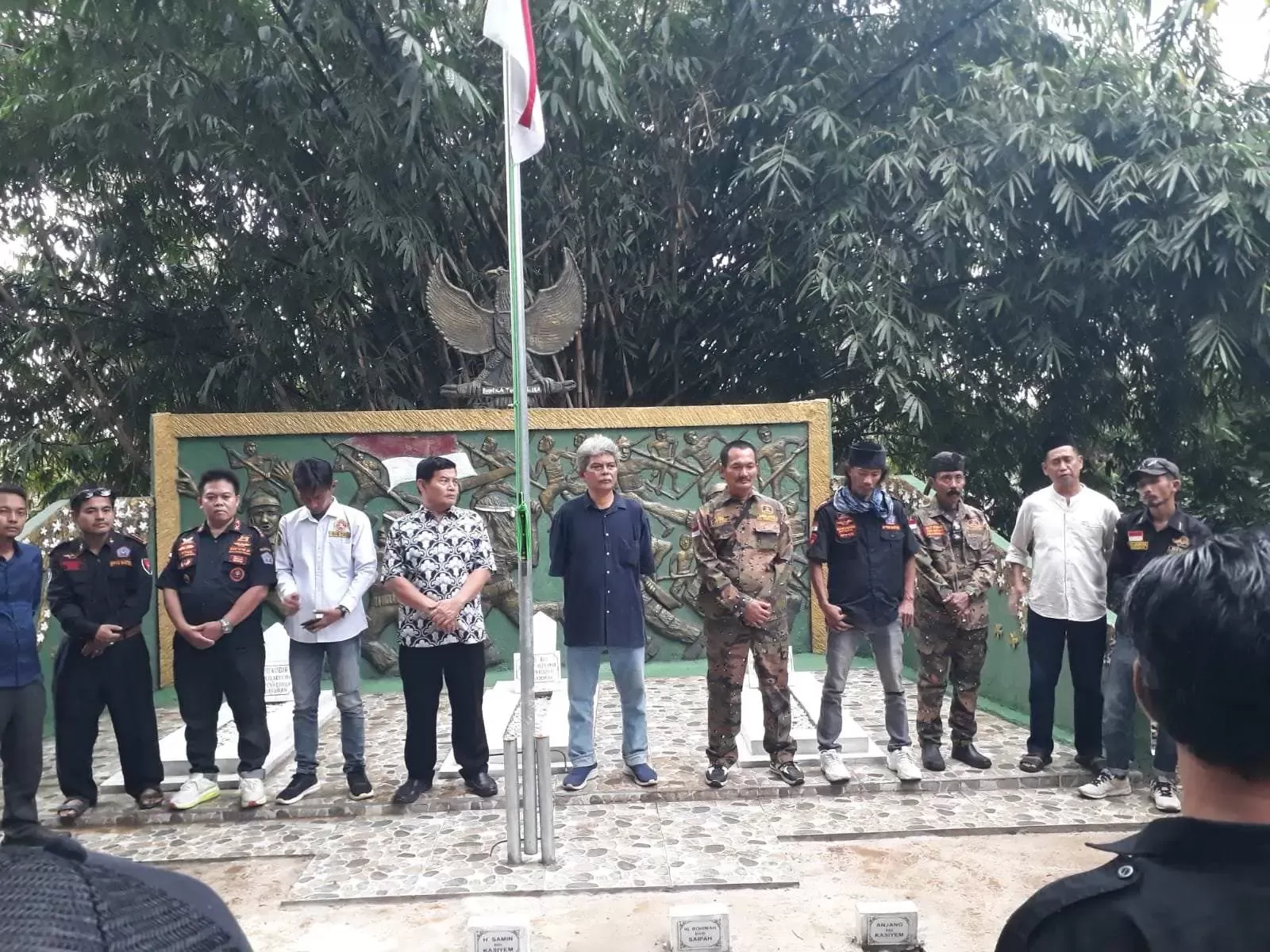 Aliansi ORMAS, LSM, dan Media Parungpanjang Resmikan Rehab Makam Pahlawan dan Gagas Pembangunan Tugu Ikonik