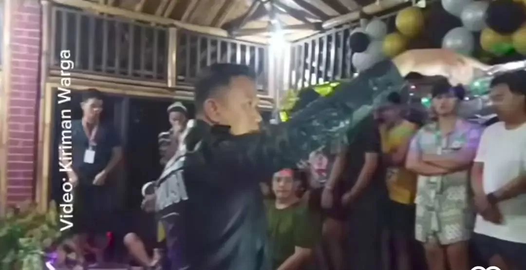 Polisi Gerebek Pesta Seks Sesama Jenis di Villa Puncak Megamendung, 75 Pria Diamankan
