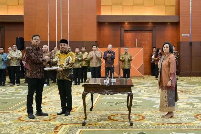 Sri Mulyani Lantik Pejabat Baru di DJP dan Bea Cukai, Targetkan Penerimaan Negara Naik