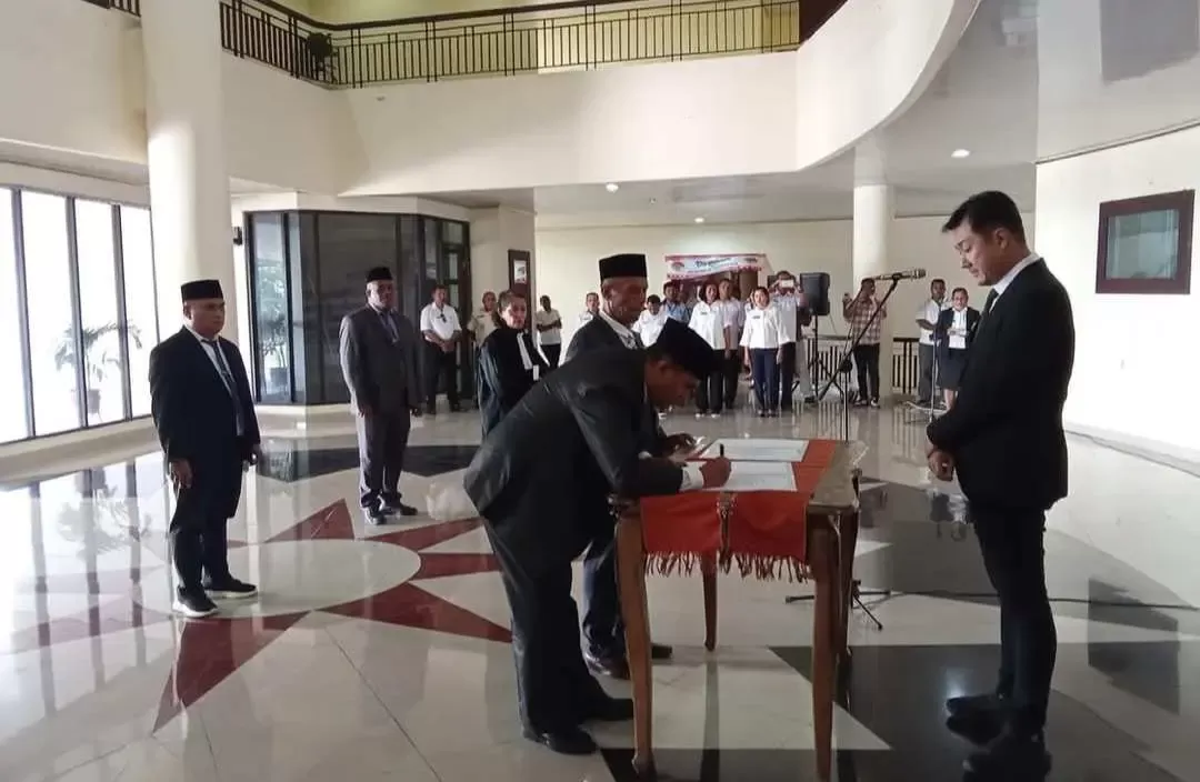 PDAM Tanimbar Resmi Dipimpin Direktur Baru, Bupati Ricky Jauwerissa Tegaskan Reformasi Pelayanan Air Bersih