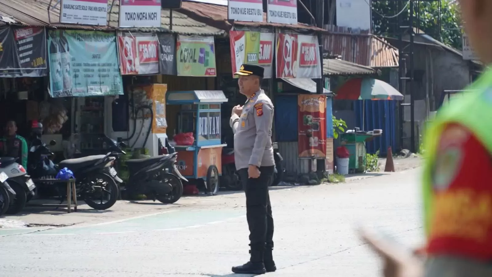 Antisipasi Kemacetan di Akhir Libur Panjang Idul Adha, Kapolres Bogor Panas Panasan