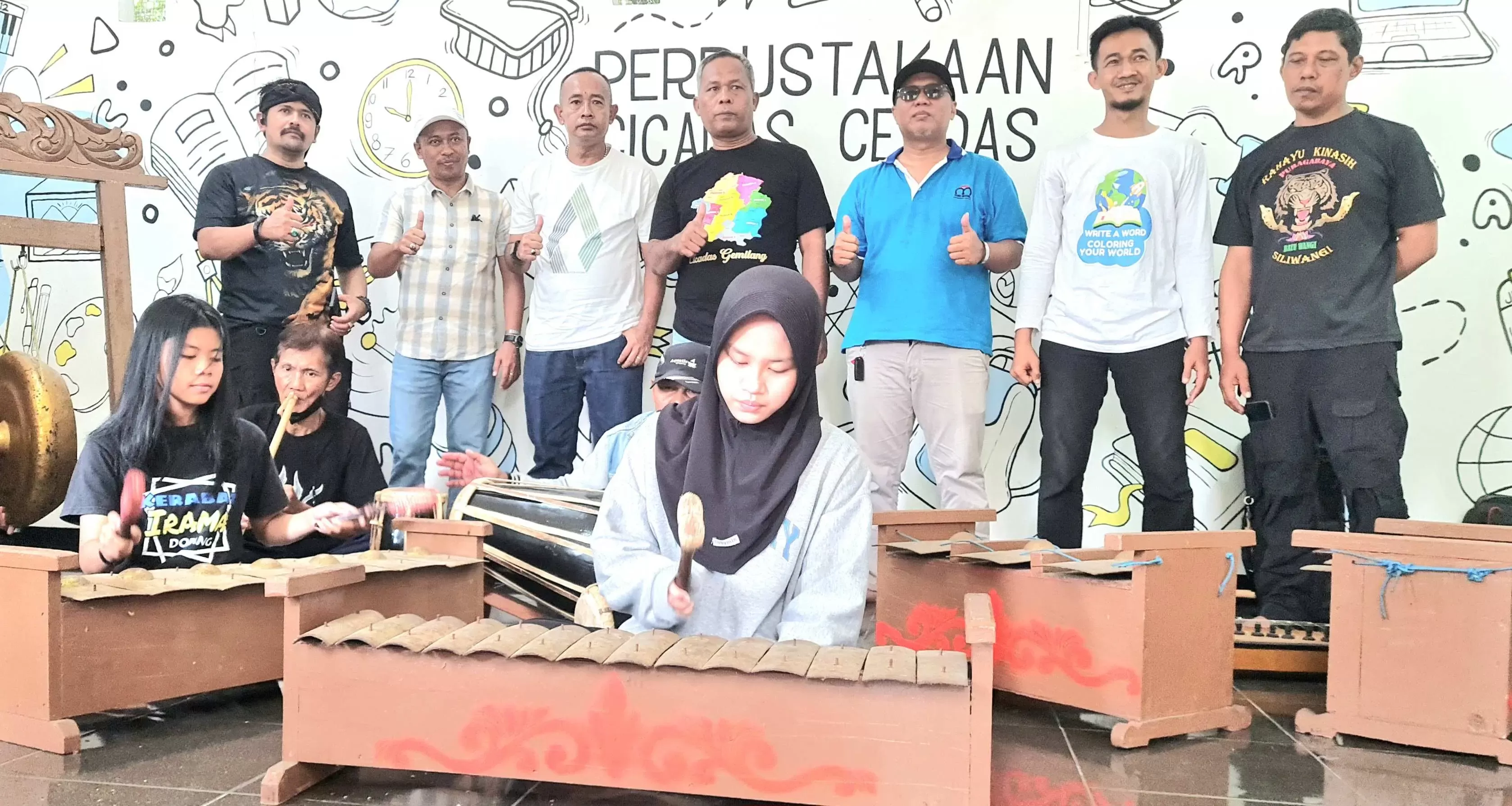 Pemdes Cicadas Lestarikan Tradisi dan Cegah Kenakalan Remaja Melalui Pelatihan Budaya Sunda