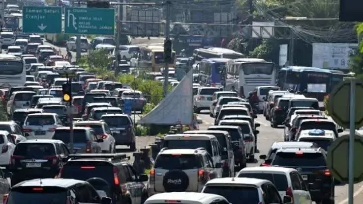 Pemkab Bogor Bentuk Tim Khusus Atasi Kemacetan Jalur Puncak, Fokus Pelebaran Jalan dan Penertiban Bangunan Liar