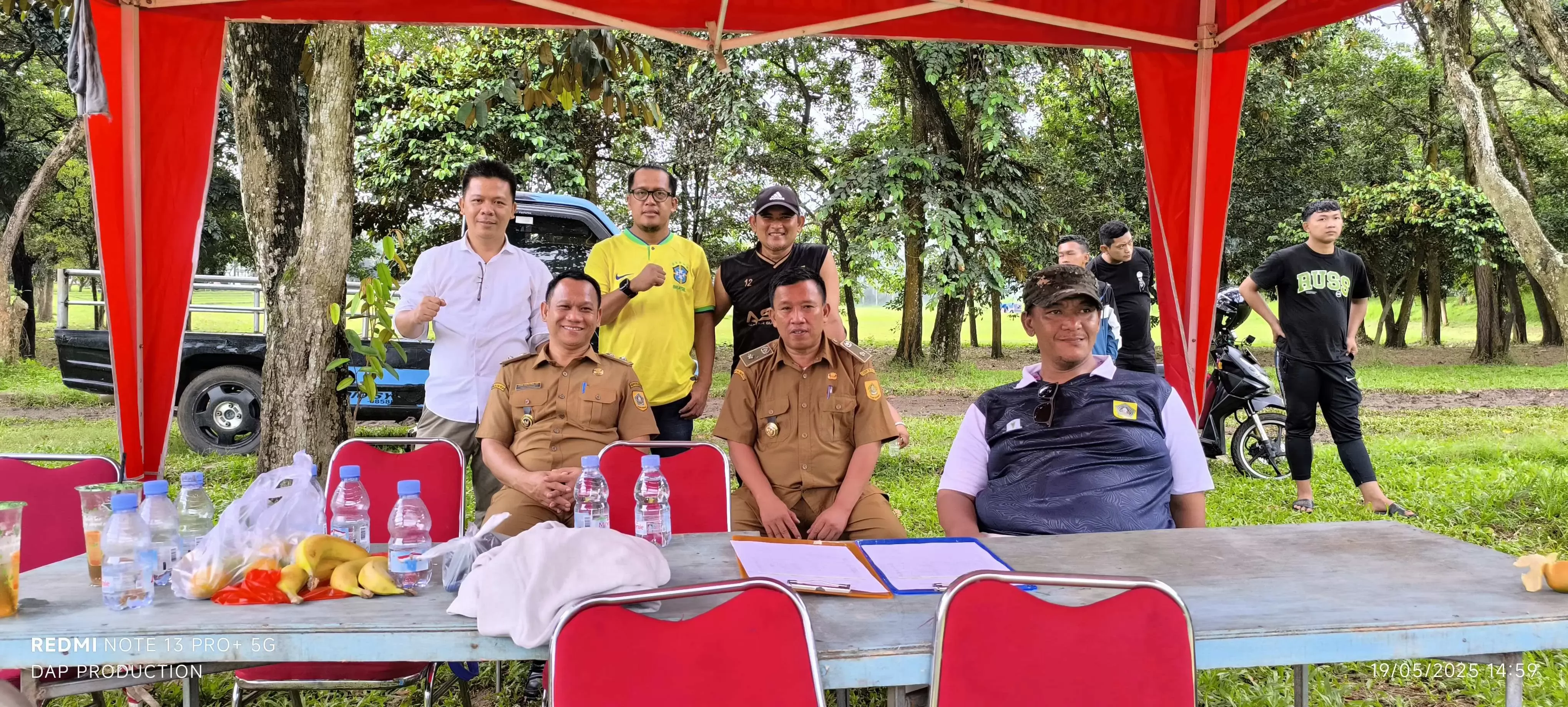 Dukung Talenta Muda, Ketua Apdesi Gunung Putri Pantau Seleksi Sepakbola U-18