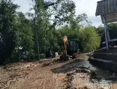 Warga Keluhkan Proyek Bendungan Cibeet di Cariu Bogor: Jalan Berlumpur, Akses Warga Terganggu