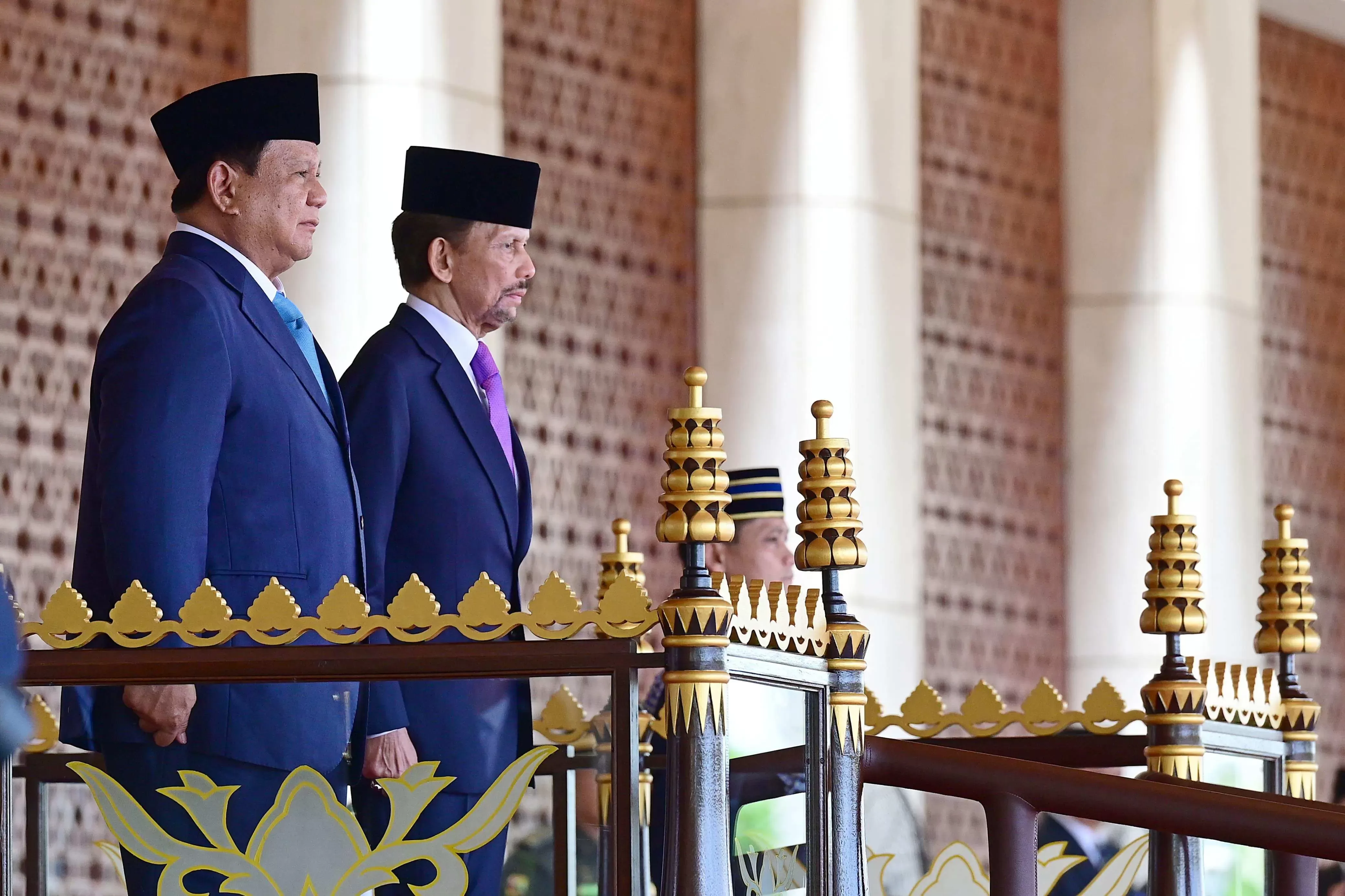 Presiden Prabowo Disambut Sultan Hassanal Bolkiah dengan Upacara Kenegaraan di Brunei Darussalam