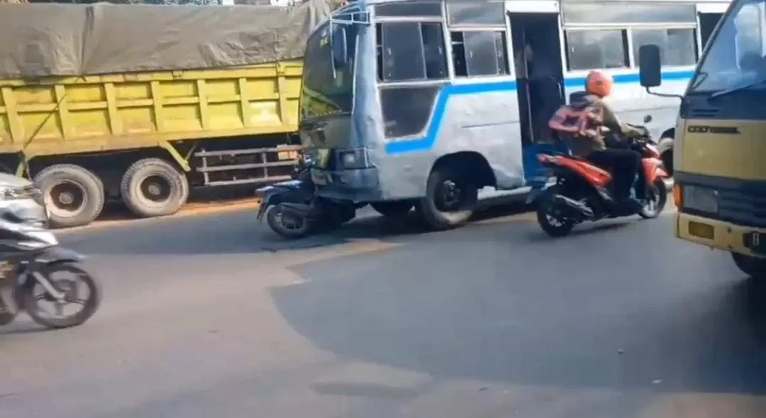 Kecelakaan Maut Libatkan Bus TNI dan Pemotor di Cileungsi Hingga Tewas!