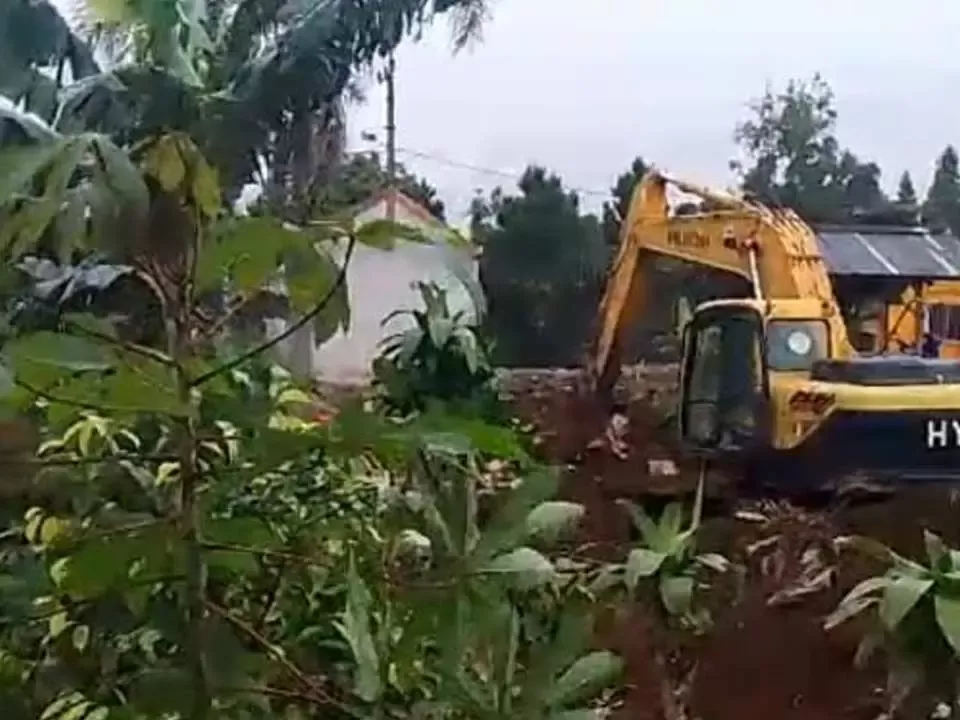 Warga Sukaluyu Kabupaten Bogor Protes Perluasan Perumahan yang Merusak Lahan Garapan