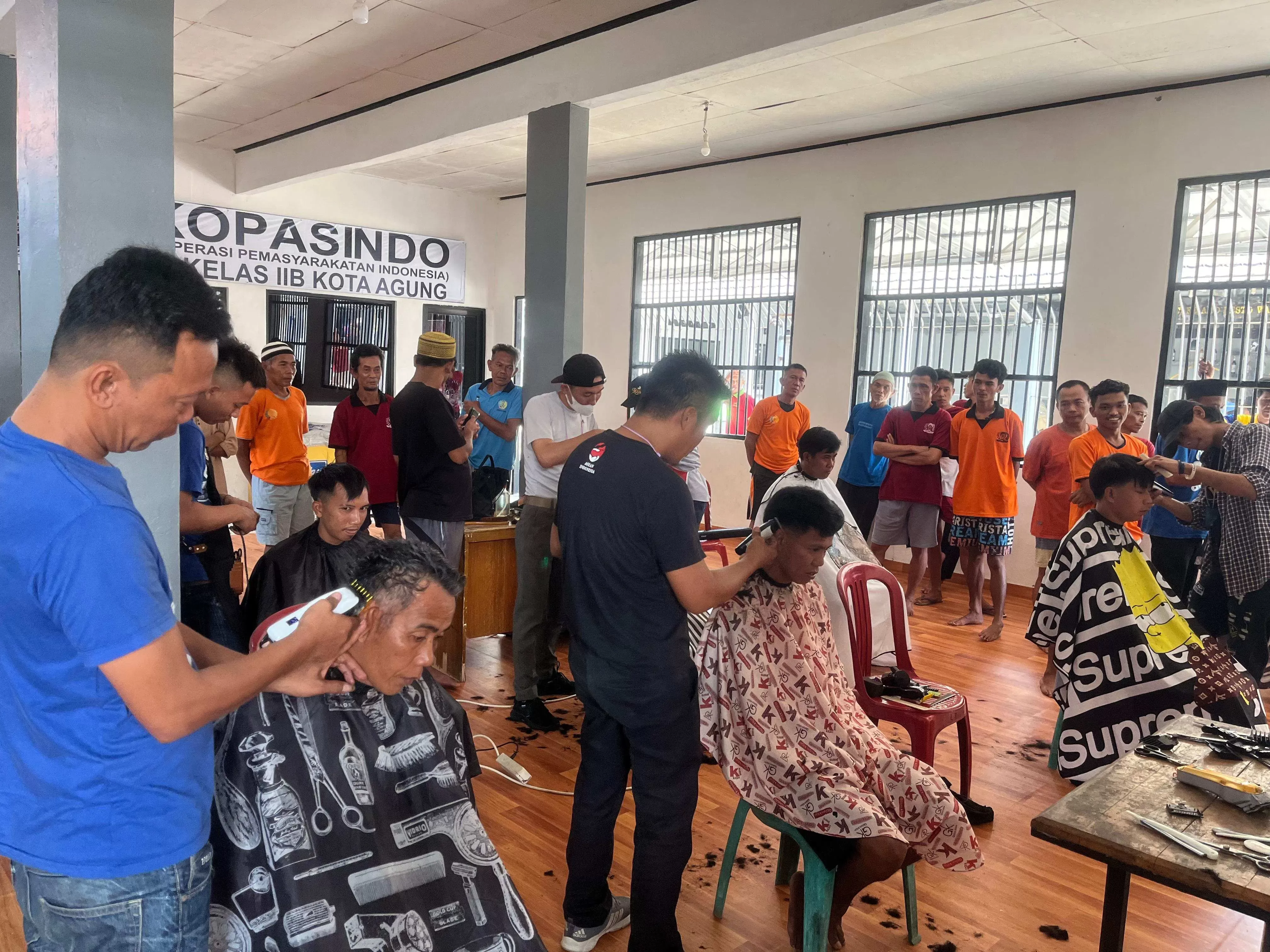 Jumat Berkah: Lapas Kotaagung Gelar Cukur Gratis untuk Warga Binaan