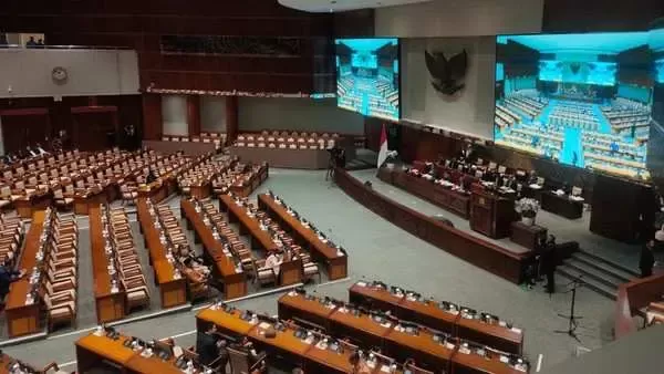 DPR Gelar Paripurna Bahas RUU Minerba: Langkah Awal Transformasi Pertambangan Nasional