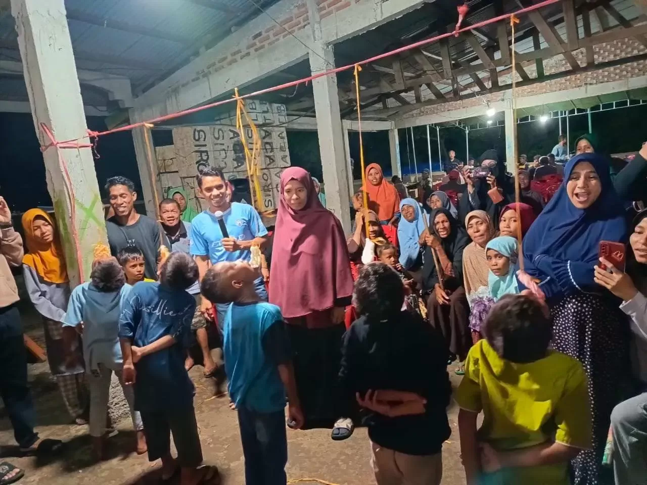 Pemuda Lohayong Gelar Hiburan Warga dan Malam Refleksi untuk Sambut Tahun Baru