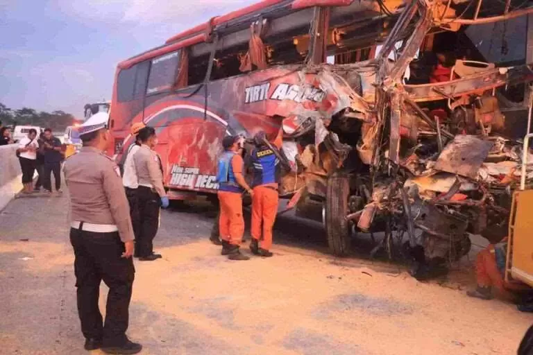 Tragis!, Rombongan SMP IT Asal Bogor Alami Kecelakaan, Empat Orang Meninggal Puluhan Korban Luka