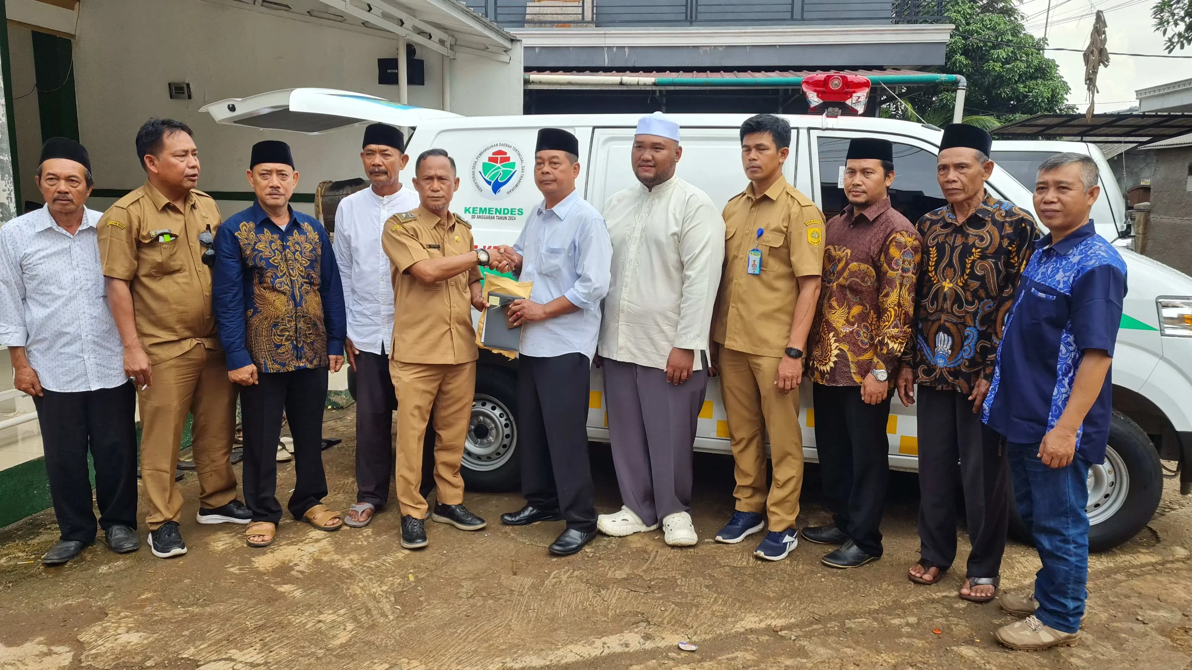 Pemdes Bojong Nangka Serahkan Ambulans Siaga untuk Warga Dusun 2