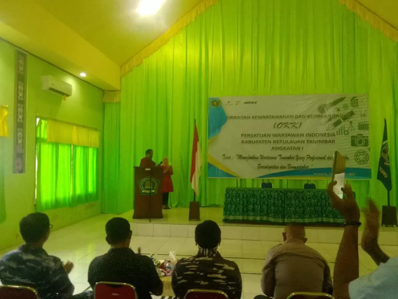 Asisten Bidang Kesejahteraan Tanimbar Resmi Membuka Orientasi Kewartawanan dan Keorganisasian PWI