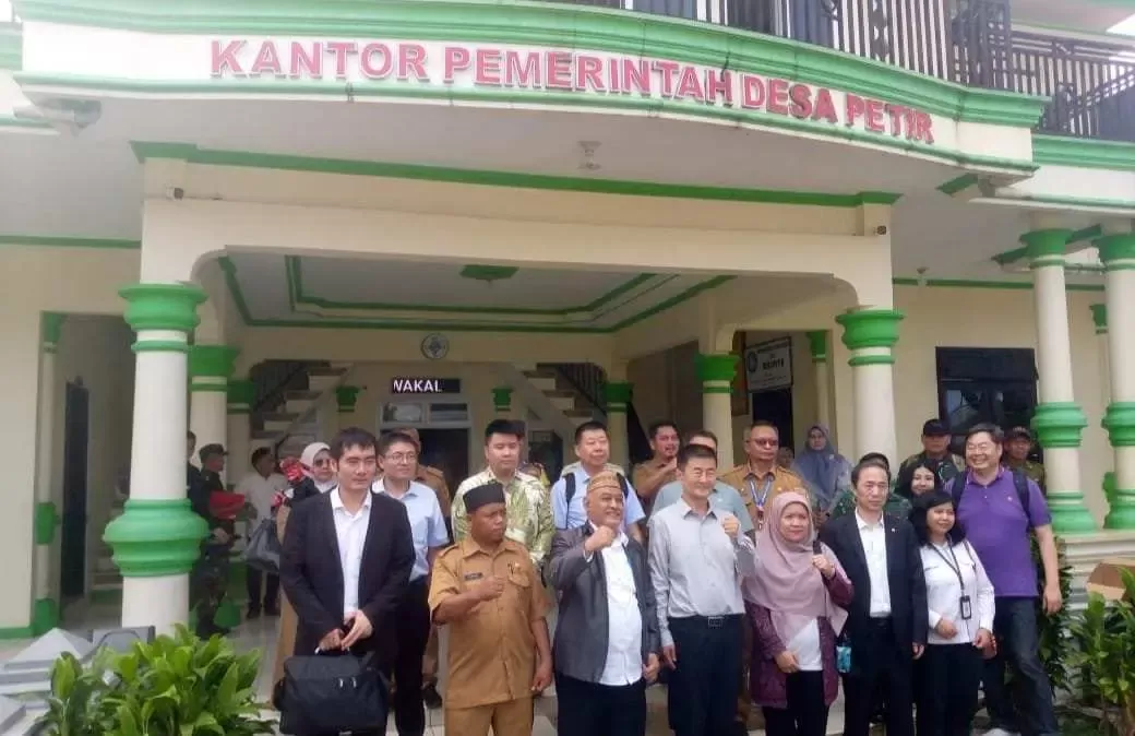 Anggota DPR RRC Studi Banding Pertanian dan Wisata di Desa Petir Bogor