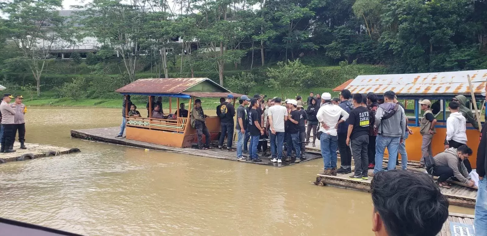 Masyarakat Cigombong Gelar Aksi Protes, Kecam Kerusakan Danau Lido Akibat PT MNC Land Tbk